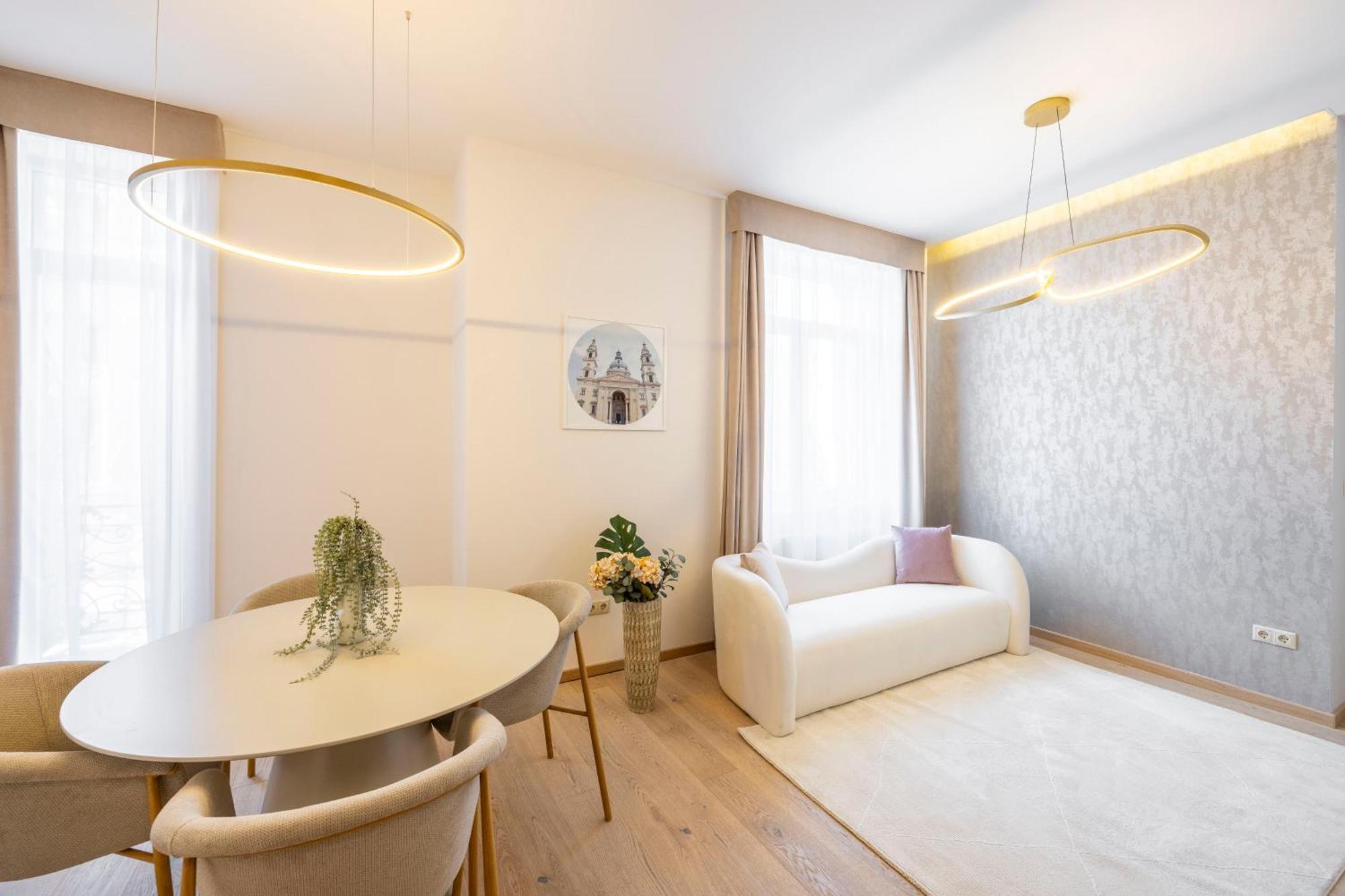 Luxurious Central Apartment W/ A Stunning View To The Basilica Budapeste Exterior foto